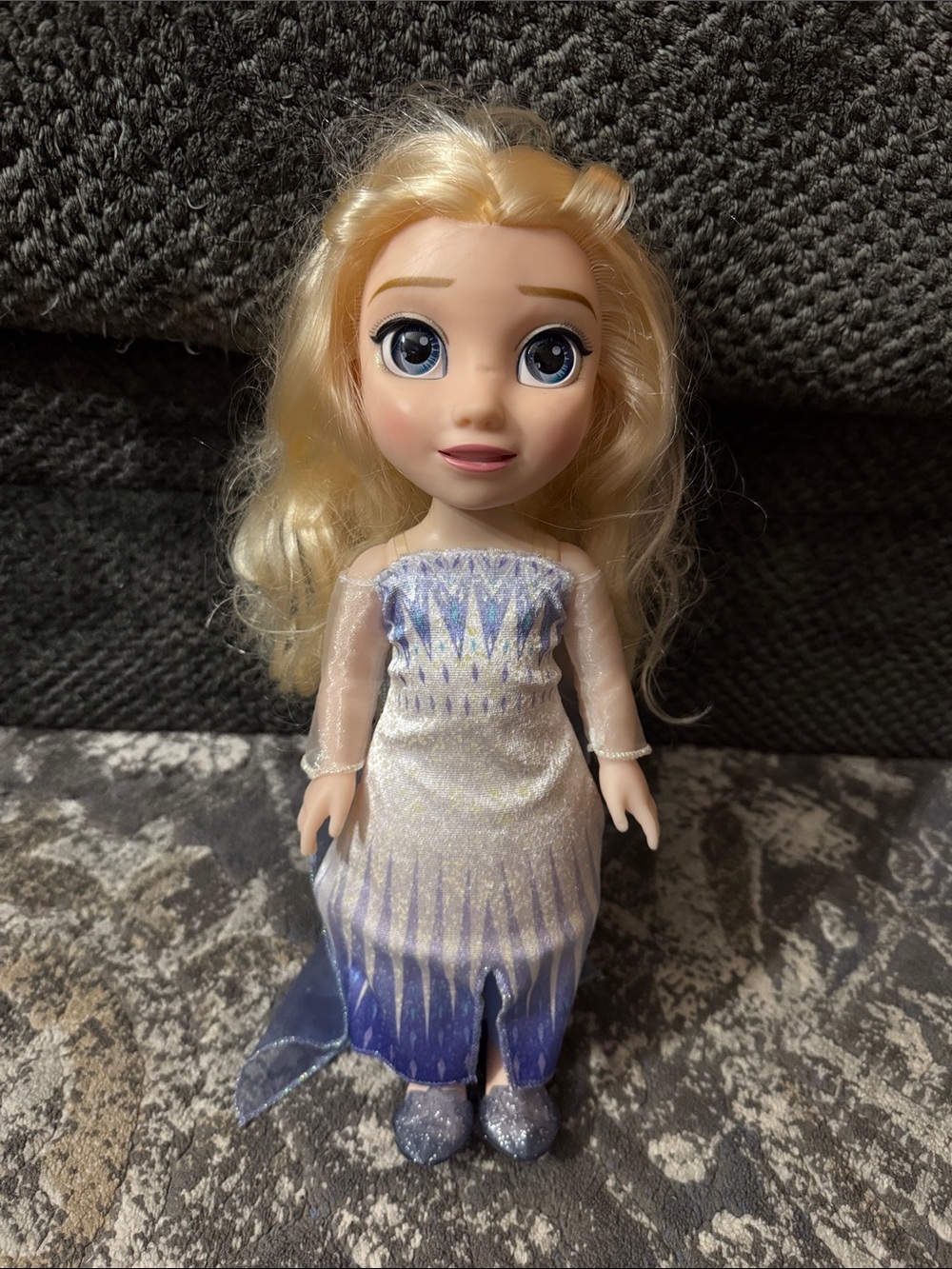 Animated Lights and Singing Elsa Doll - Frozen 2